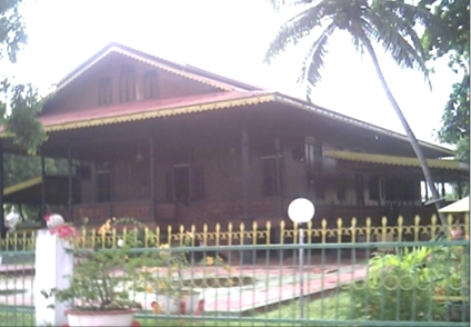 Sulawesi Tengah Sulteng Rumah Adat Tradisional Souraja Rumah Besar 